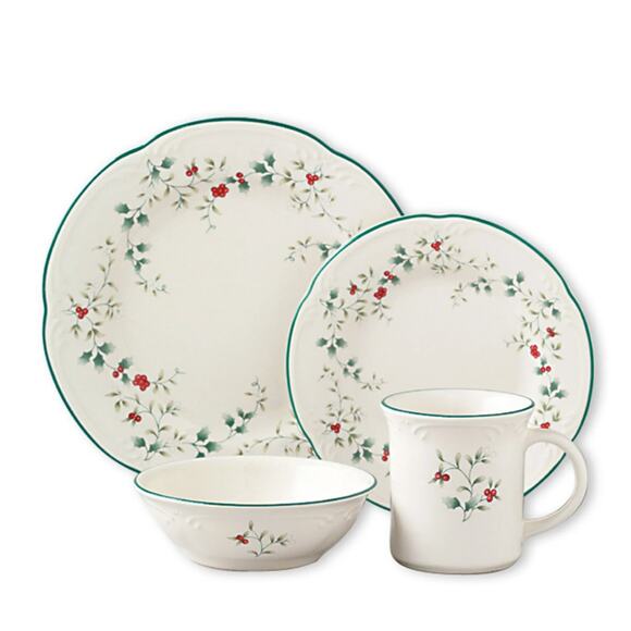 Pfaltzgraff Winterberry 16-Piece Dinnerware Set Service for 4 Christmas Holiday - Picture 6 of 8